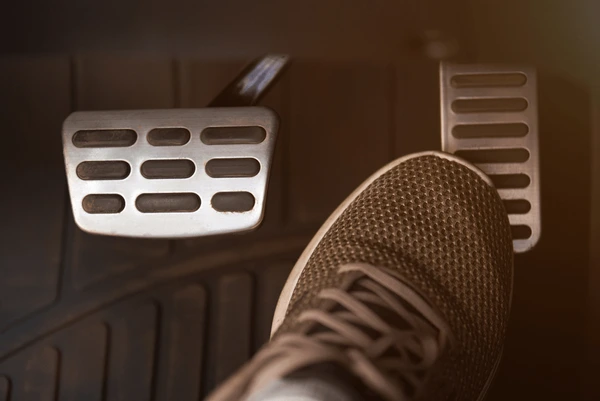 Driving Safety Guide: Choosing Proper Footwear